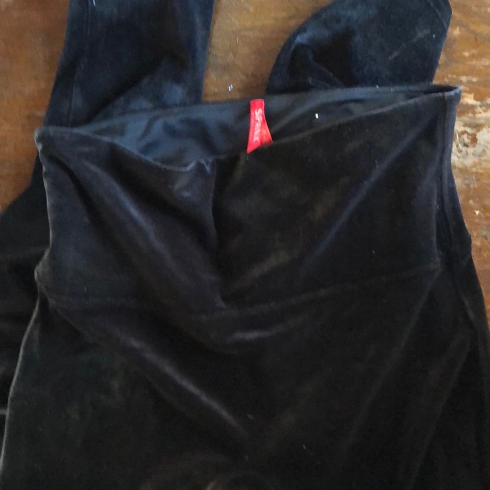 Size M black velvet Spanx leggings